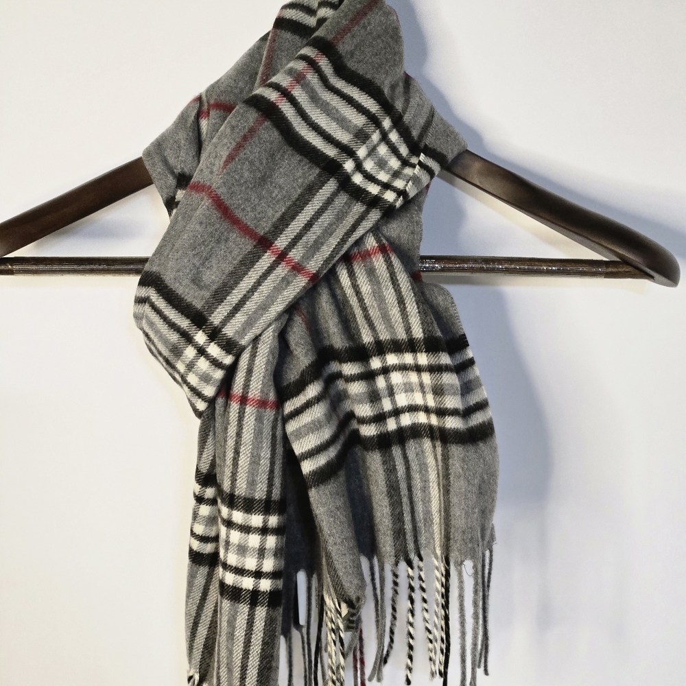 Cashmink By‎ V.FRAAS Scarf New With Tags 100% Acrylic